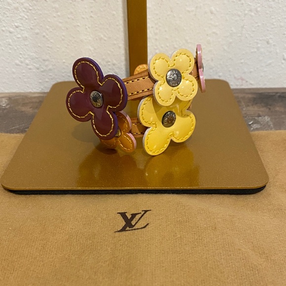Louis Vuitton Flower Lexington Vernis Leather Bracelet - Picture 1 of 12